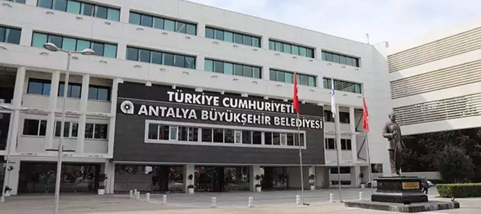 Antalya Büyükşehir Belediyesi'ne operasyon: 6 gözaltı